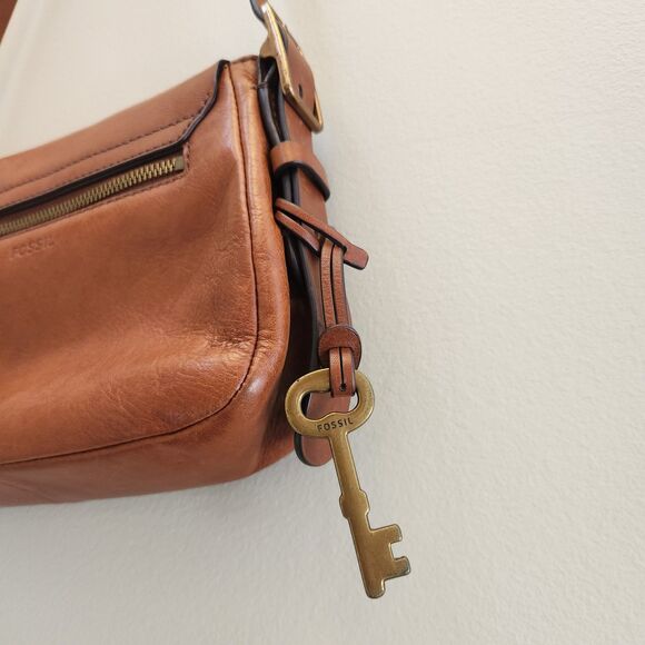 FOSSIL Harper Brown Leather Flap Crossbody Messenger Classic Bag Key Adjustable - Picture 3 of 14